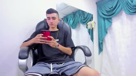 Snapshot of ethan_boy_ chatting on January 30, 11:02 pm Ethan online show from January 30, 11:02 pm