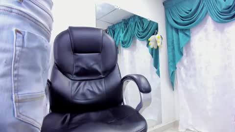 Snapshot of ethan_boy_ chatting on February 5, 11:28 pm Ethan online show from February 5, 11:28 pm