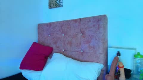 ethan  online show from January 16, 2:26 am