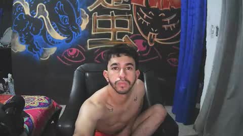 Snapshot of ethan_col chatting on December 17, 11:00 pm ethan_col online show from December 17, 11:00 pm