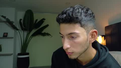 Snapshot of ethan_skiny_ chatting on December 3, 1:46 am Joan online show from December 3, 1:46 am