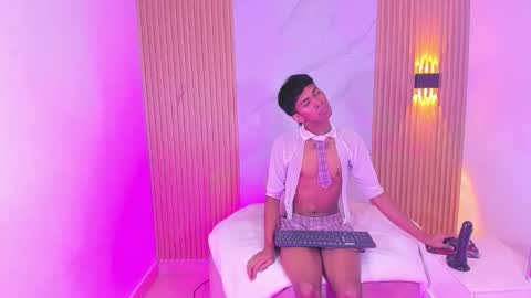 ethan_thouse online show from October 26, 7:20 pm