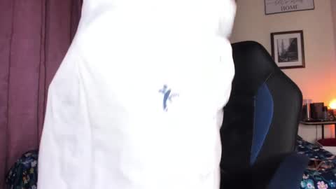 ethan travis online show from March 16, 6:39 am