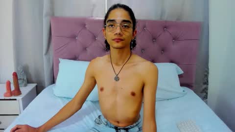 ethanblackwoodd online show from February 3, 8:36 pm