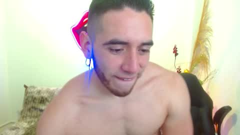 ethanblaze_ online show from December 4, 12:03 pm