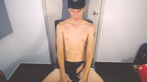 Snapshot of ethancoleeman chatting on May 25, 10:49 pm EthanColeeman online show from May 25, 10:49 pm