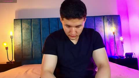 ethanconnor_ online show from April 18, 12:09 pm