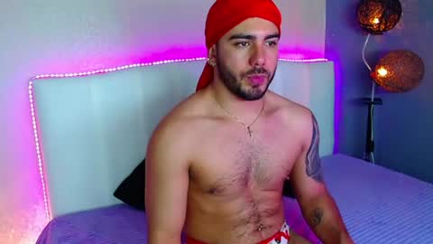 Snapshot of ethanhairy chatting on July 5, 8:05 pm Ethan online show from July 5, 8:05 pm