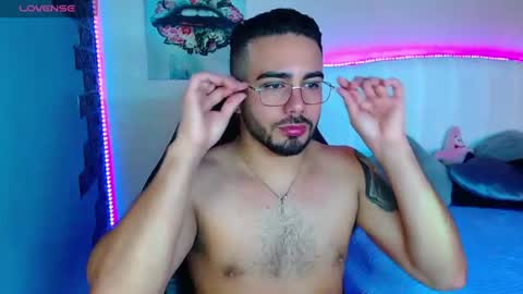 Snapshot of ethanhairy chatting on July 11, 6:43 pm Ethan online show from July 11, 6:43 pm