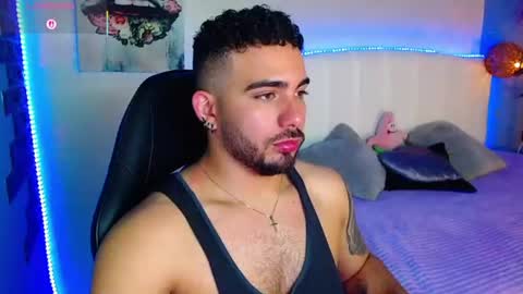 Snapshot of ethanhairy chatting on July 13, 7:27 pm Ethan online show from July 13, 7:27 pm