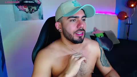 Snapshot of ethanhairy chatting on July 18, 8:34 pm Ethan online show from July 18, 8:34 pm
