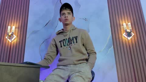 Snapshot of ethanhot_os chatting on April 10, 6:12 pm ethanhot_os online show from April 10, 6:12 pm