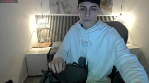 Snapshot of ethanx18 chatting on May 2, 3:44 am ethanx18 online show from May 2, 3:44 am