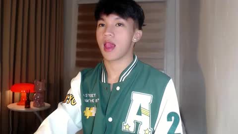 Snapshot of etherealboytoy4hire chatting on April 27, 10:35 am Rey online show from April 27, 10:35 am