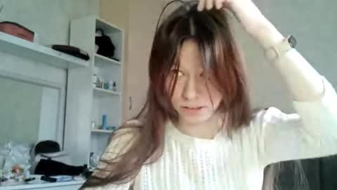 etsukokolakowski online show from November 20, 7:19 am