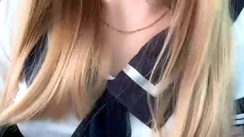 Snapshot of eugenakhouri chatting on October 3, 5:15 am Lana online show from October 3, 5:15 am