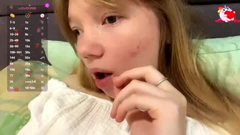 Snapshot of eugenakhouri chatting on October 25, 5:48 am Lana online show from October 25, 5:48 am