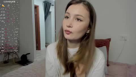 Veronica Tiia Lilith left to right online show from March 27, 9:25 pm