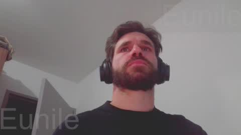 eunile online show from October 5, 5:33 pm