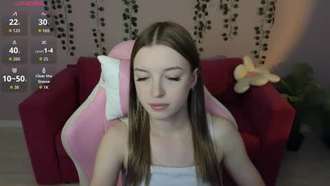 Snapshot of eva__thompson chatting on July 8, 12:48 am Eva online show from July 8, 12:48 am