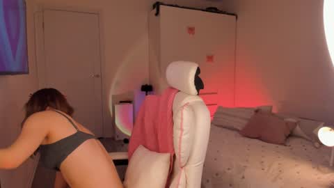 Eva Davis online show from December 16, 2:04 am