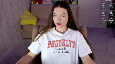 Snapshot of eva_davie chatting on June 7, 12:09 pm Eva online show from June 7, 12:09 pm