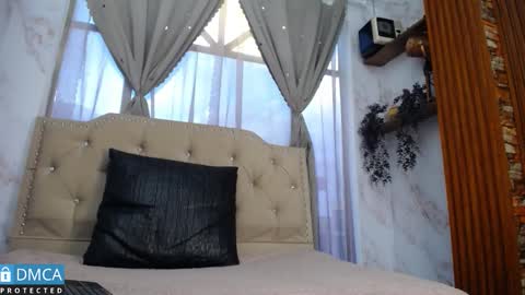 eva delight online show from September 12, 11:10 am