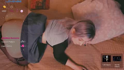 Snapshot of eva_gloss chatting on November 30, 3:05 pm Eva online show from November 30, 3:05 pm