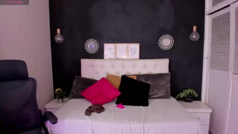 Snapshot of eva_hot_1 chatting on June 4, 1:17 pm eva_hot_1 online show from June 4, 1:17 pm
