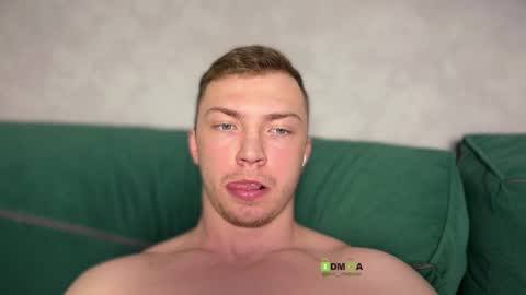 Eva and Iron online show from April 11, 9:41 pm