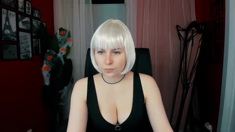 Snapshot of eva_lawrence chatting on October 26, 8:15 pm Eva online show from October 26, 8:15 pm