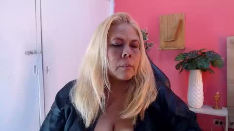 Snapshot of eva_love49 chatting on July 10, 6:54 pm eva_love49 online show from July 10, 6:54 pm