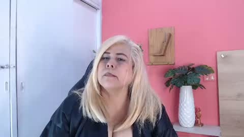 Snapshot of eva_love49 chatting on July 14, 6:13 pm eva_love49 online show from July 14, 6:13 pm