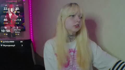 Snapshot of eva_meow11 chatting on July 13, 9:39 pm eva_meow11 online show from July 13, 9:39 pm