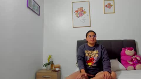 Eva y Mia online show from February 25, 11:09 am