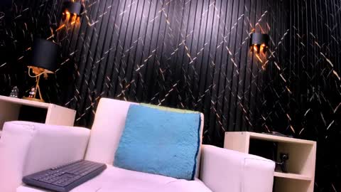 Snapshot of eva_monwalker chatting on November 2, 3:47 pm Eva cute online show from November 2, 3:47 pm