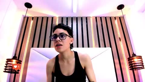 Snapshot of eva_monwalker chatting on November 16, 1:06 pm Eva cute online show from November 16, 1:06 pm