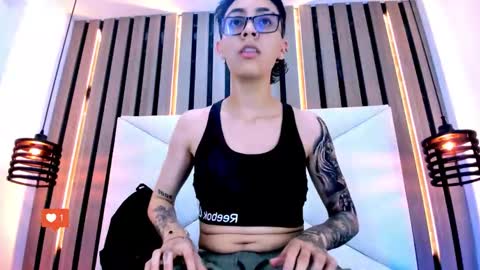 Snapshot of eva_monwalker chatting on November 24, 7:35 pm Eva cute online show from November 24, 7:35 pm