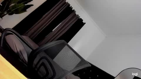 Snapshot of eva_penelope chatting on April 11, 7:45 am EVA online show from April 11, 7:45 am