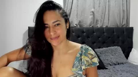 Snapshot of eva_rosie chatting on February 19, 3:05 pm Eva Rose online show from February 19, 3:05 pm