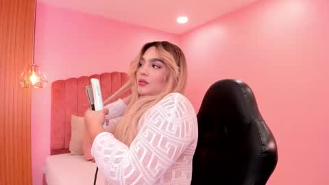 eva_saintt online show from November 19, 6:30 pm