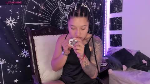 Eva  online show from September 25, 6:17 am