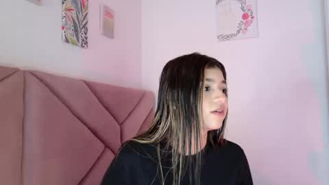 Snapshot of eva_sin18 chatting on October 12, 11:04 pm Eva Sin online show from October 12, 11:04 pm