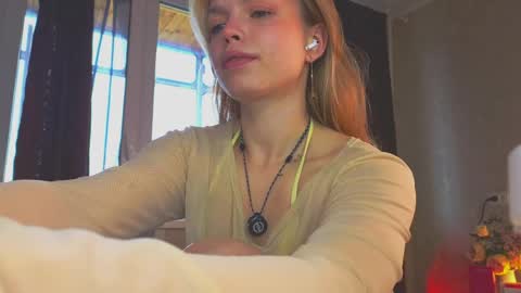 Snapshot of eva_sinn chatting on June 2, 1:24 pm Hi there i am Eva and i wish create a nice community with you so join my Ticket Show for more pleasure online show from June 2, 1:24 pm