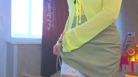 Snapshot of eva_sinn chatting on June 9, 10:16 am Hi there i am Eva and i wish create a nice community with you so join my Ticket Show for more pleasure online show from June 9, 10:16 am