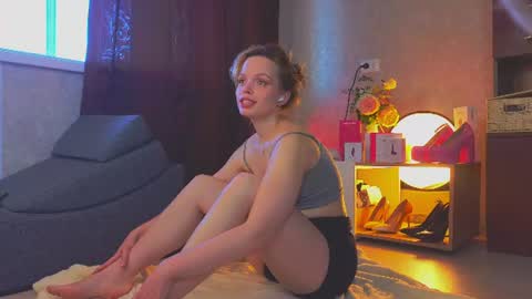 Snapshot of eva_sinn chatting on June 10, 1:54 pm Hi there i am Eva and i wish create a nice community with you so join my Ticket Show for more pleasure online show from June 10, 1:54 pm