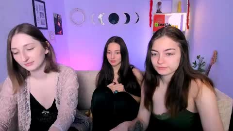 Snapshot of eva_smiith_ chatting on April 29, 5:55 am Eva online show from April 29, 5:55 am