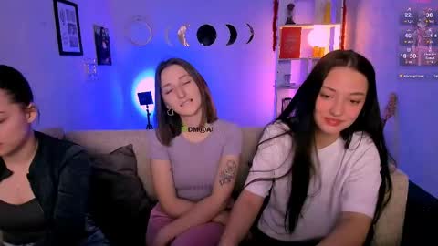 Snapshot of eva_smiith_ chatting on April 30, 5:47 am Eva online show from April 30, 5:47 am