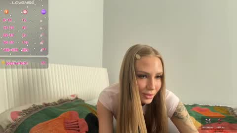 Snapshot of eva_vex chatting on April 27, 5:05 am Hello Im Eva online show from April 27, 5:05 am