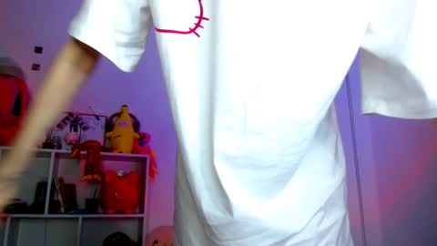 Snapshot of evaa_coy chatting on December 28, 6:39 am Eva online show from December 28, 6:39 am